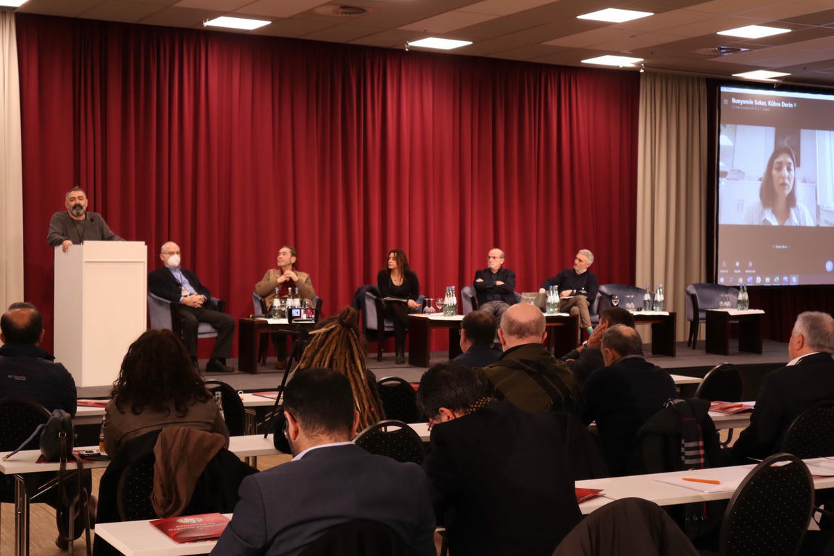 Նոթեր՝ Պերլինի համագումարի երկրորդ օրուայ մասին